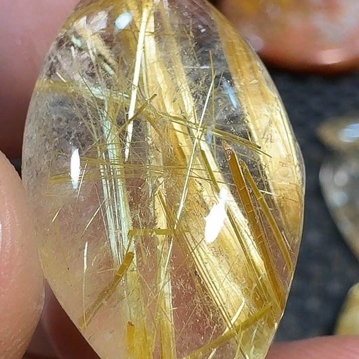 石***美未镶嵌颈饰水晶我