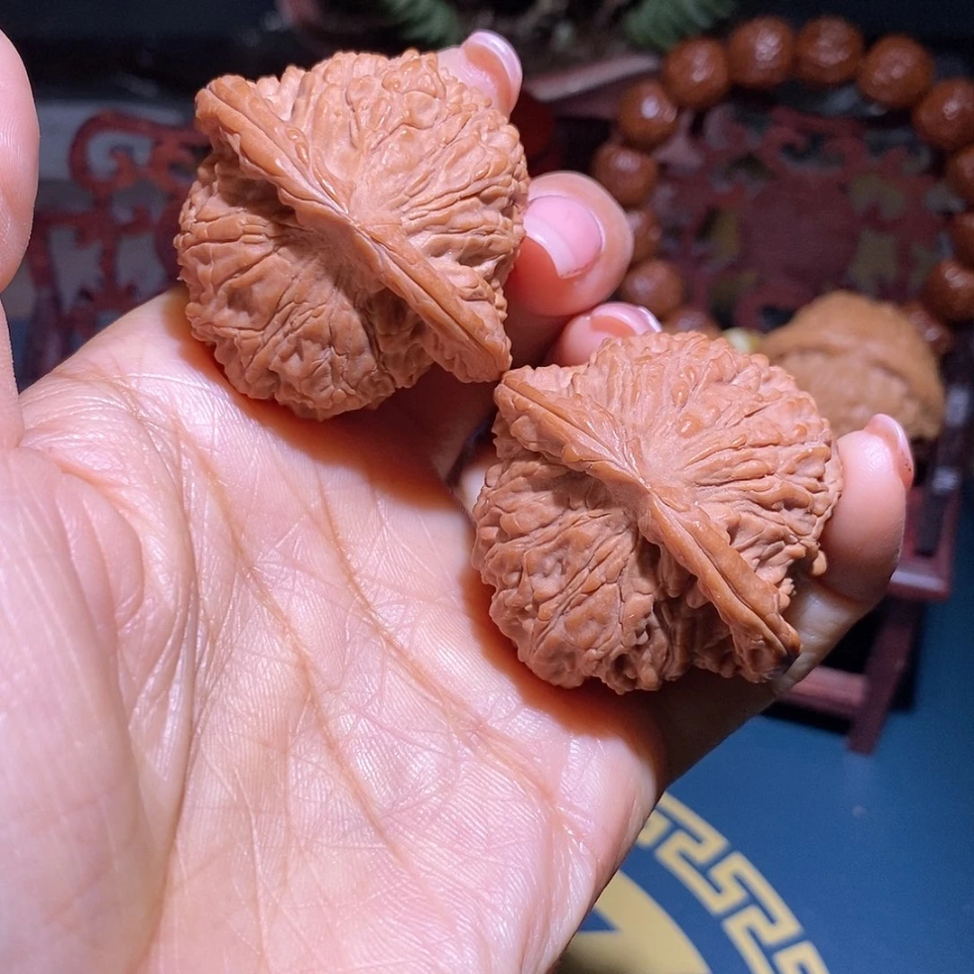 文玩核桃把件43红狮子