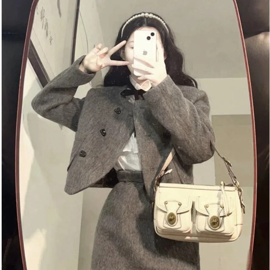 毛呢套装裙新款气质小个子短款外套女半身裙两件isn't潮