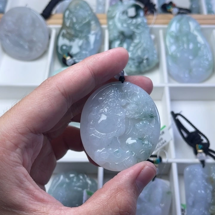 翡翠未镶嵌颈饰057