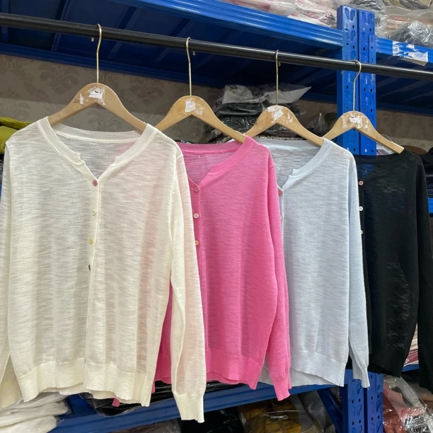 七色扣夏季时尚女款彩色开衫