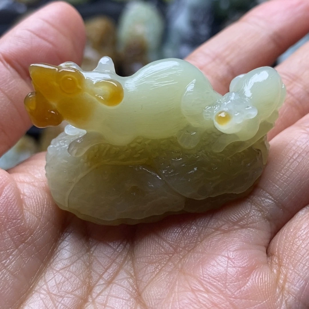 吊坠(不含链)未镶嵌和田玉（糖玉）