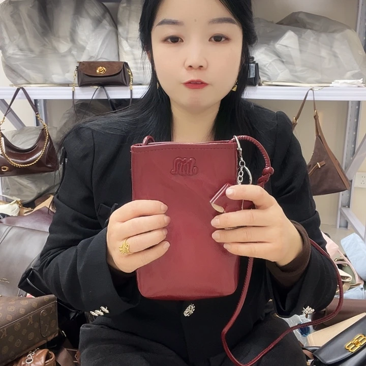 绵羊皮（革）牛剖层皮革羊皮（革）小牛剖层皮革PU牛皮（革）P