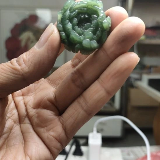 雪***花和田玉未镶嵌颈饰