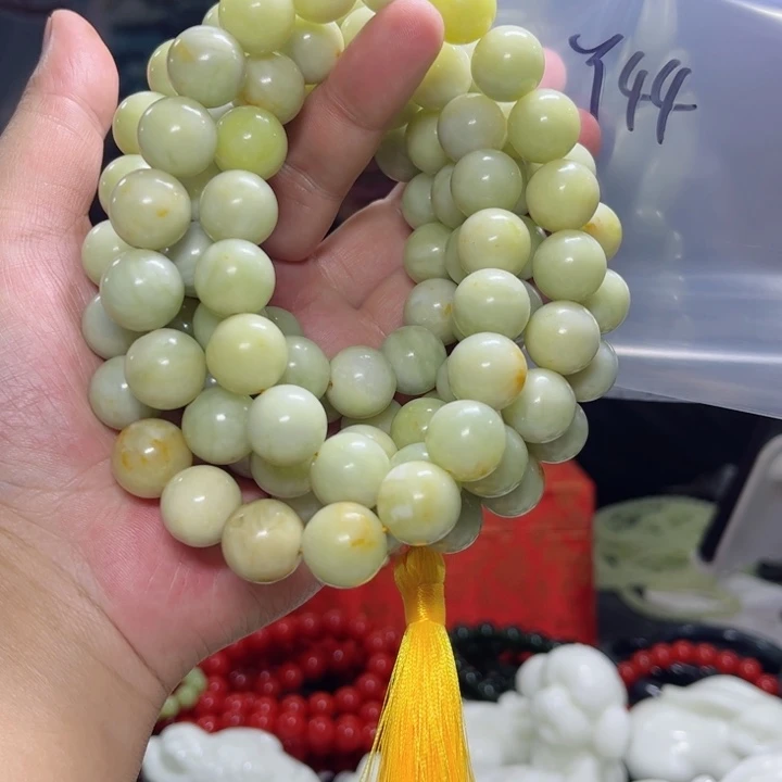 蛇纹石玉颈饰未镶嵌雷****寥