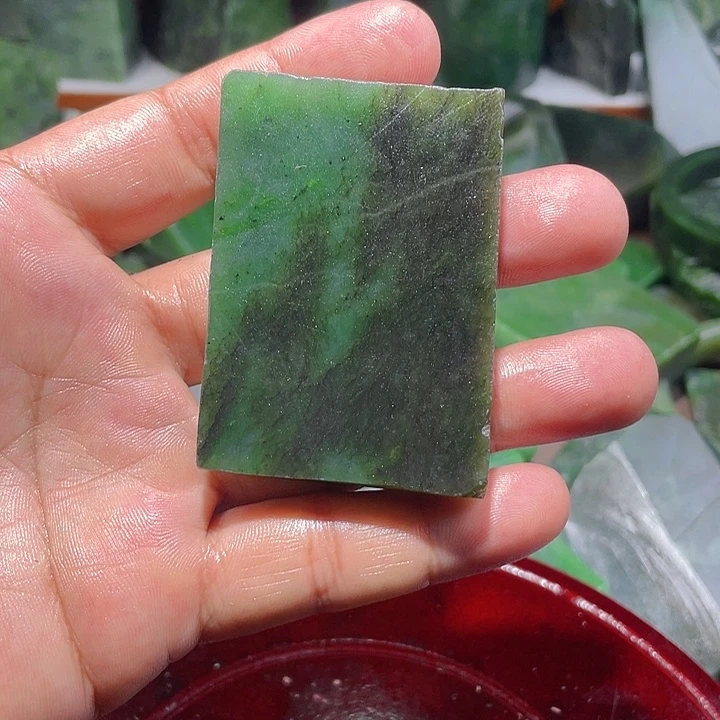 和田玉（碧玉）未镶嵌珠宝奇石