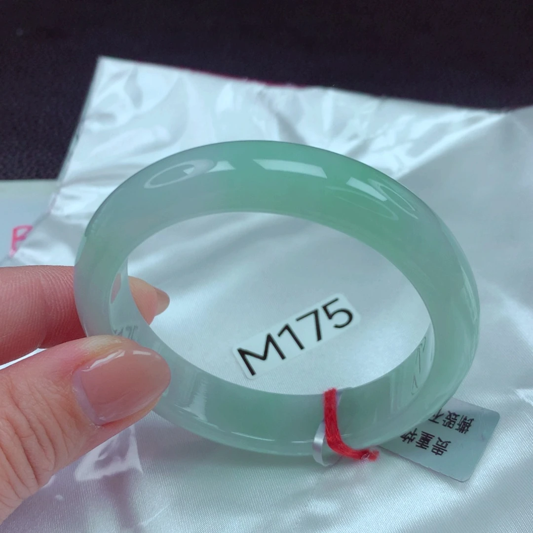 翡翠手镯未镶嵌手镯88