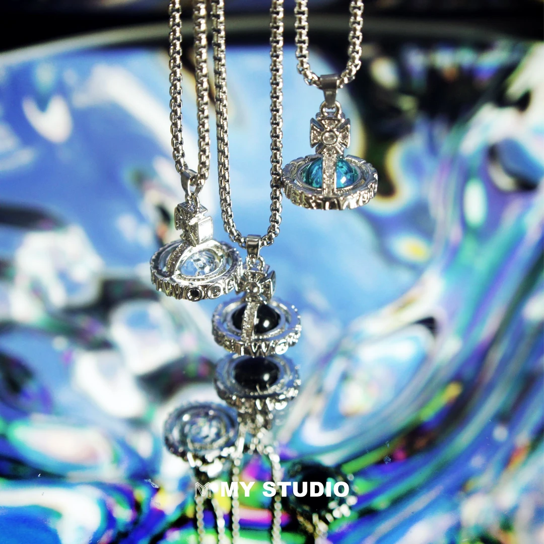 铜合金项链 MYSTUDIO立体土星字母云盘闪钻复古毛衣链