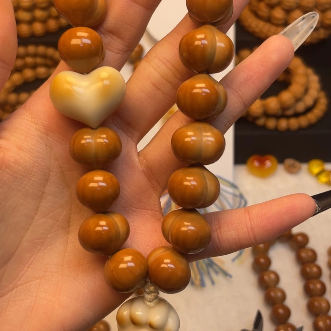 陶***妆全品屁桃加爱心和猫爪