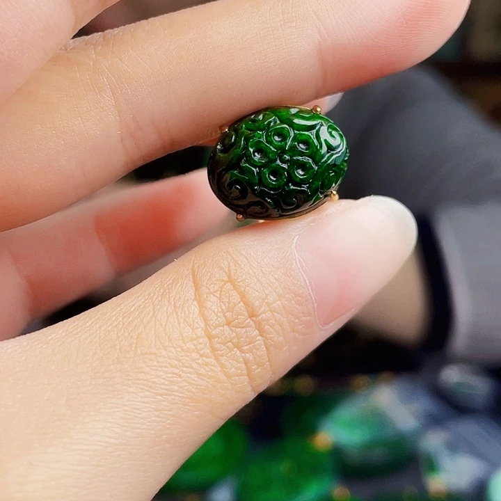 翡翠银S925镶嵌颈饰多样性