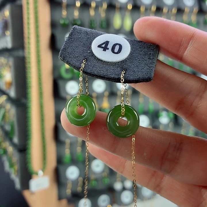 和田玉18K金镶嵌耳饰