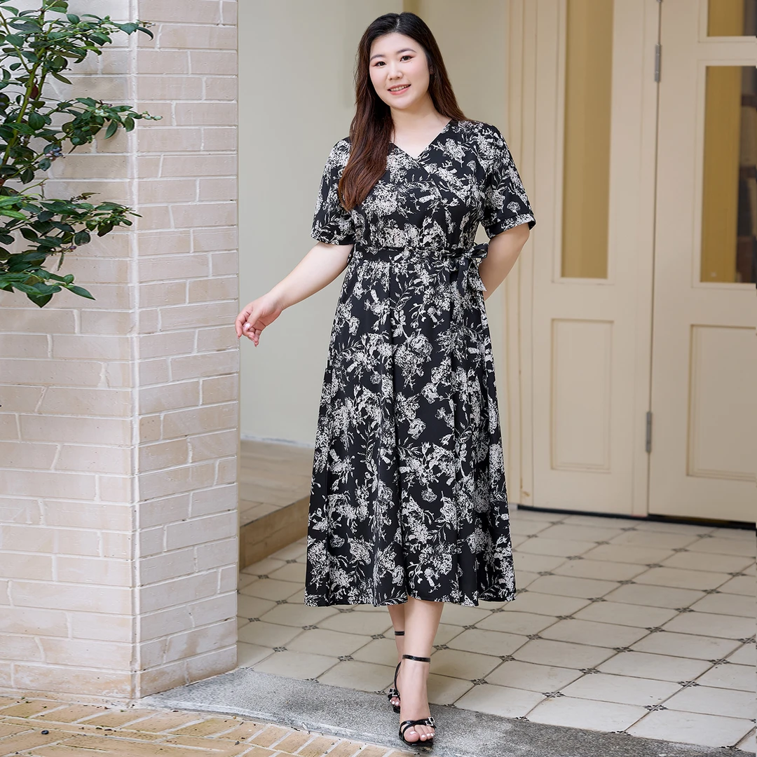 大码短袖连衣裙V领气质妈妈中长款裙子2025夏季胖mm收腰遮胯A字裙