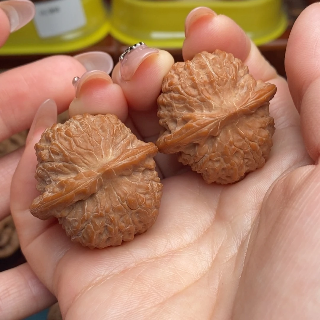 文玩核桃吊坠35血麒麟全