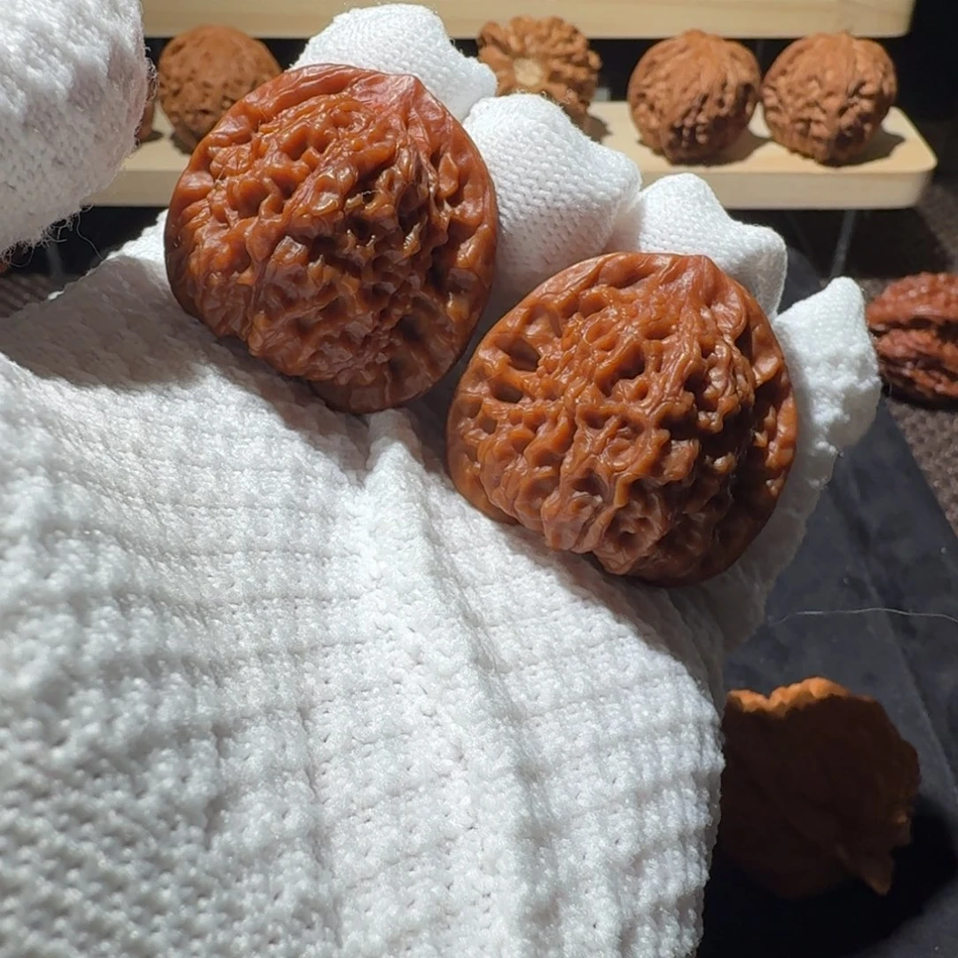 亚***王文玩核桃吊坠35全品关关