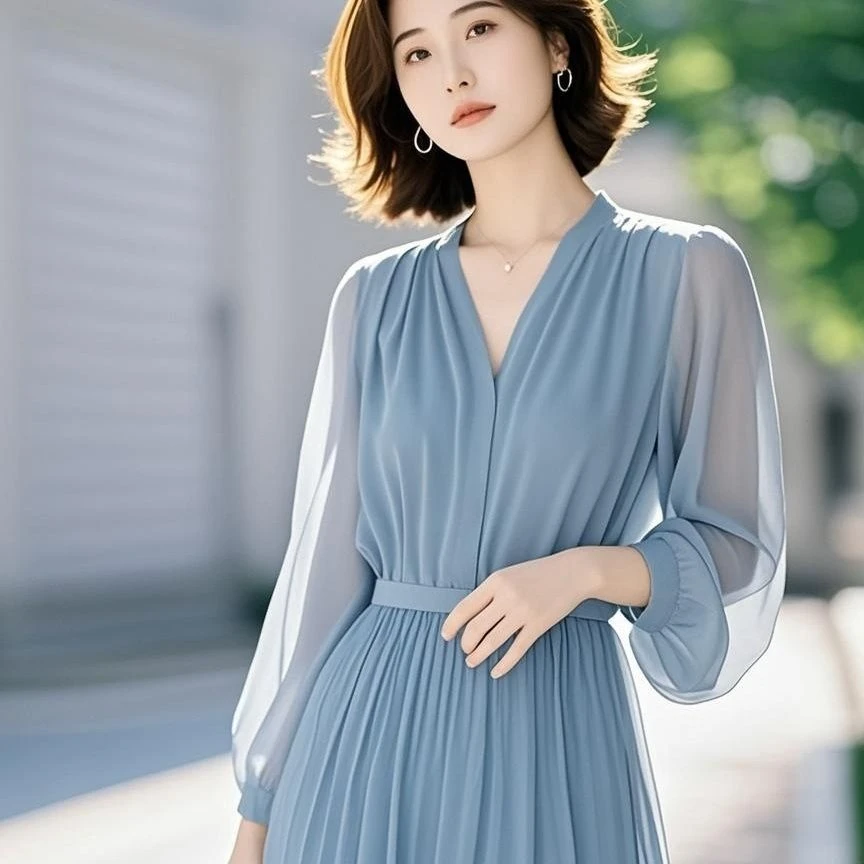 今年流行时尚连衣裙夏季新款穿搭漂亮独特气质高级感蓝色长裙子女