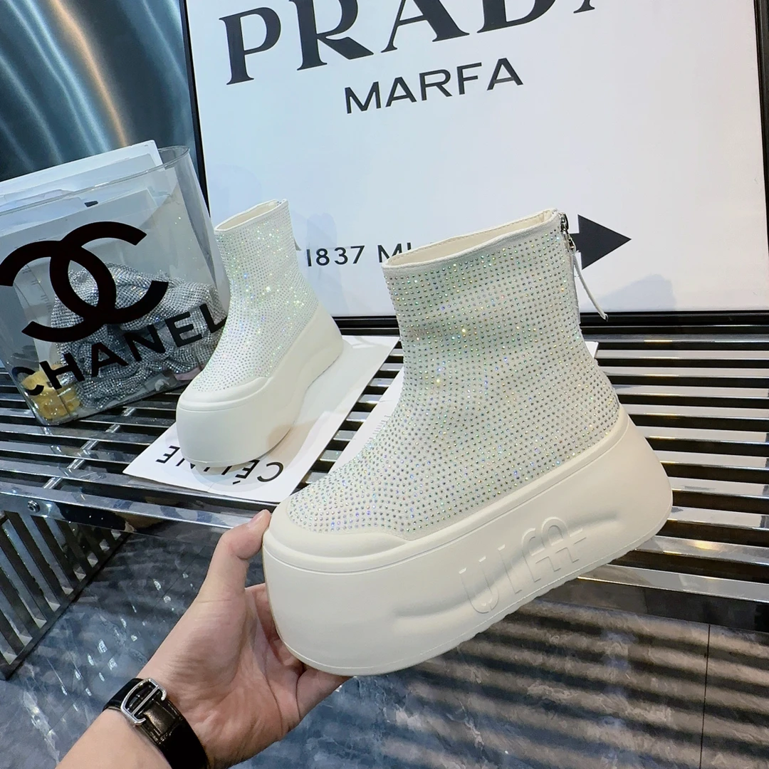 A.M艾墨儿女款2025年厚底款增高水钻后拉链大棉XL时装短靴