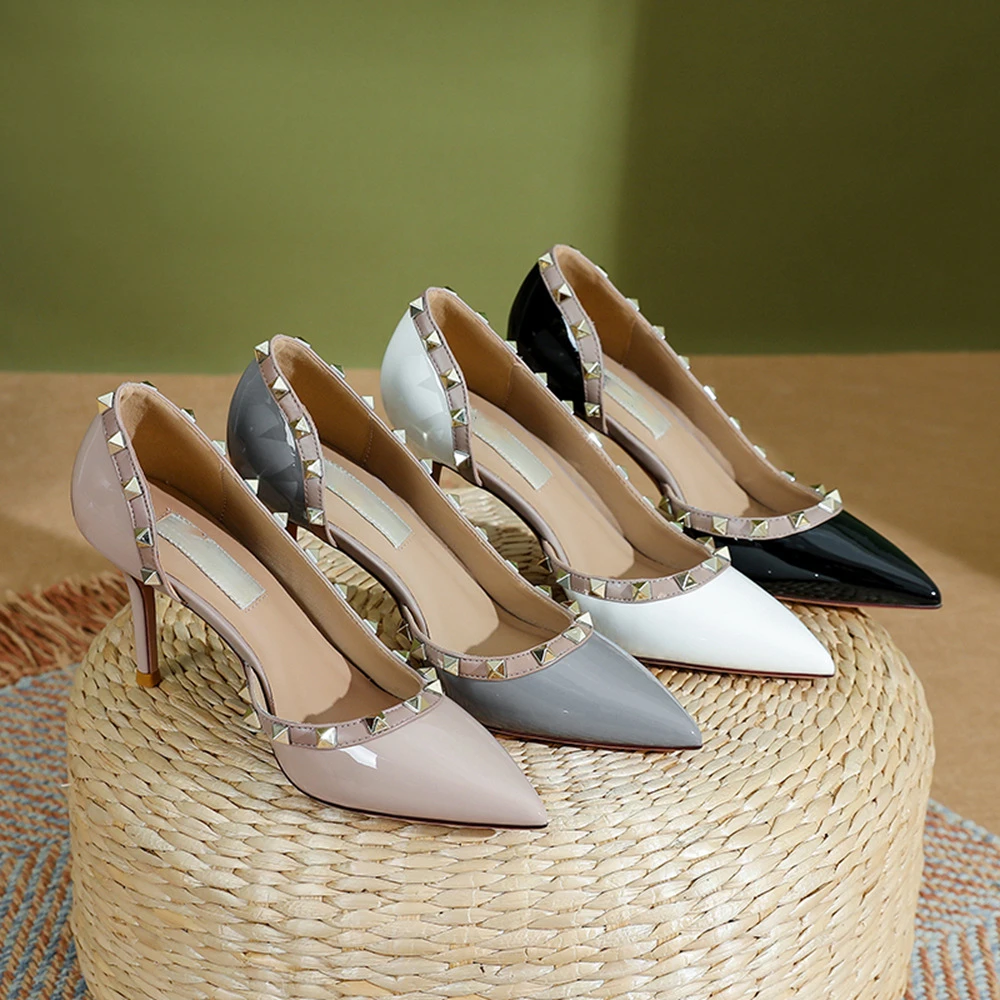 裸色漆皮高跟鞋女2025春季新款晚晚风性感细跟法式尖头侧空铆钉鞋