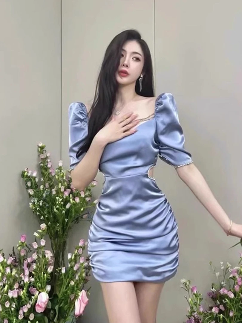 灰蓝色方领镂空连衣裙女2025新款轻奢名媛气质别致小众显瘦包臀裙