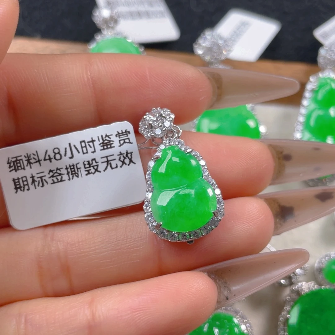 翡翠颈饰银S925镶嵌翡翠