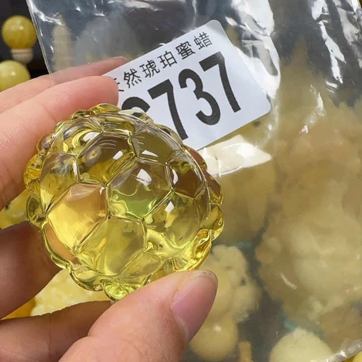 未镶嵌琥珀珠宝奇石