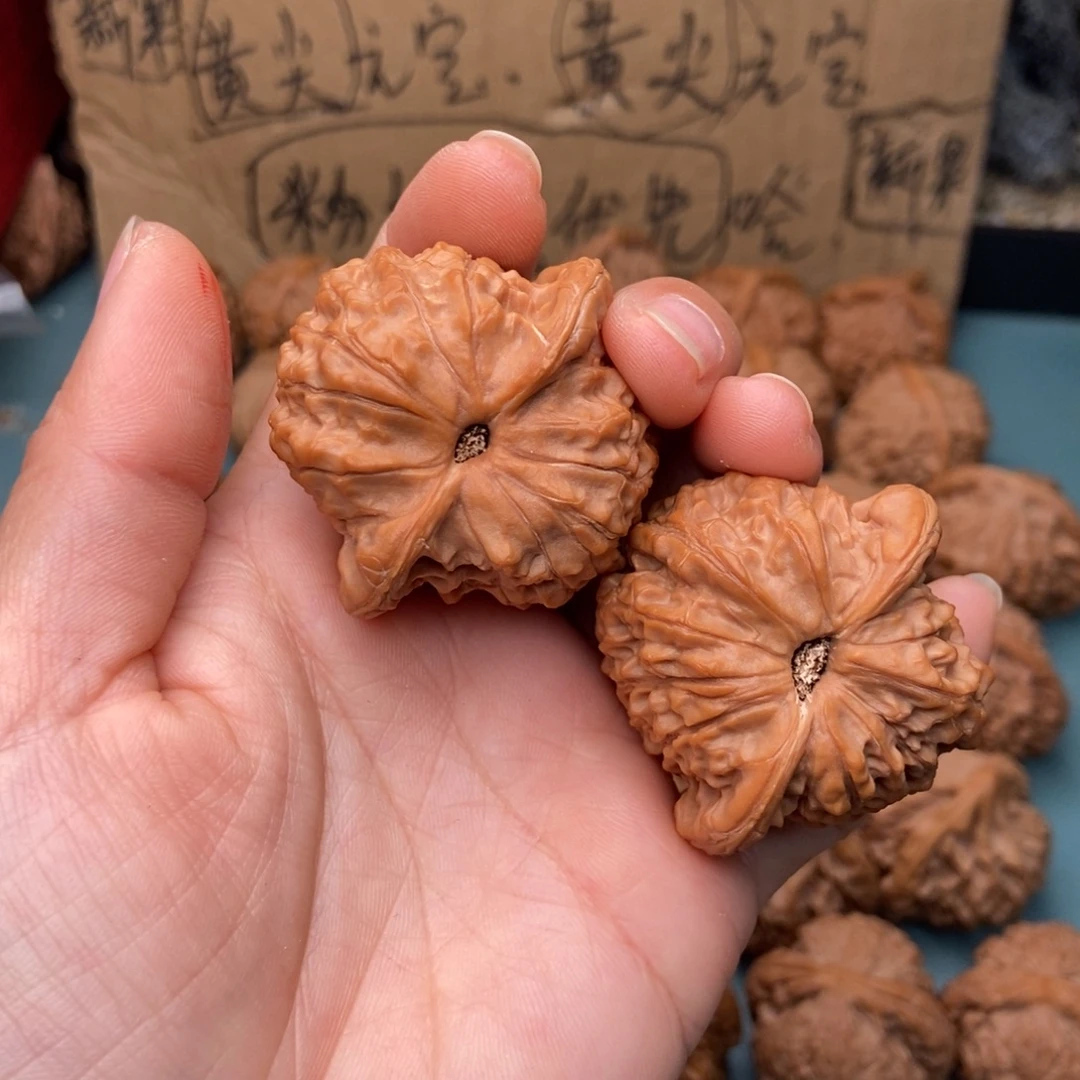 沧***5文玩核桃吊坠血麒麟37