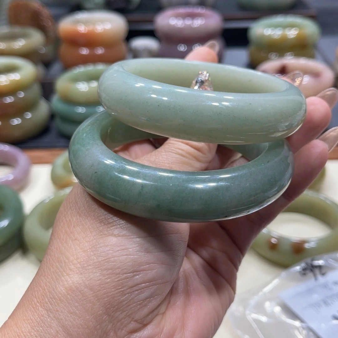 未镶嵌手镯石英岩玉甄*