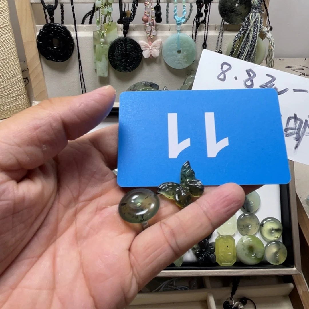 r***.蛇纹石玉合金颈饰