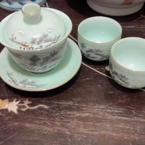 摆件瓷器制作工艺精湛