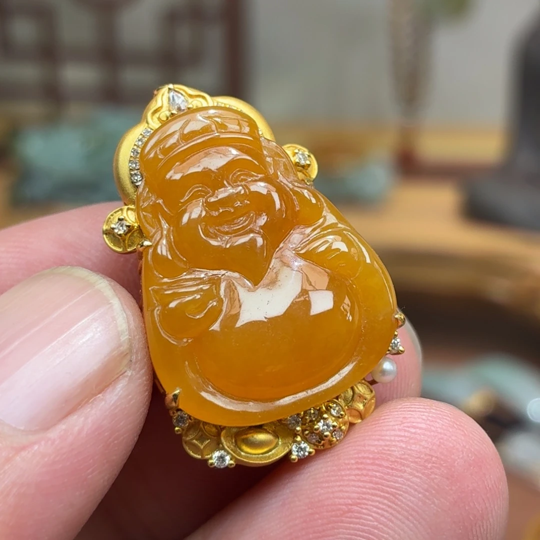 翡翠18K金镶嵌颈饰