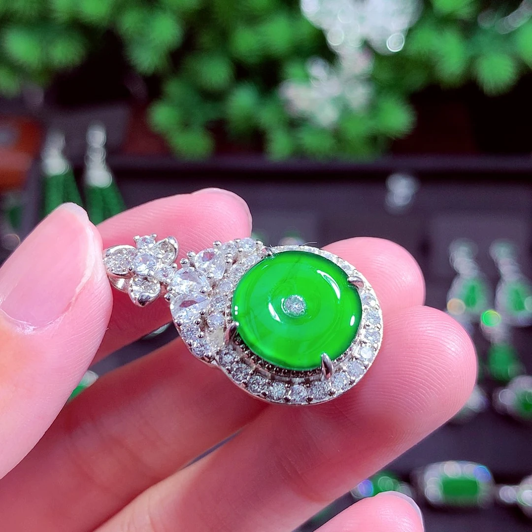 颈饰未镶嵌翡翠天然