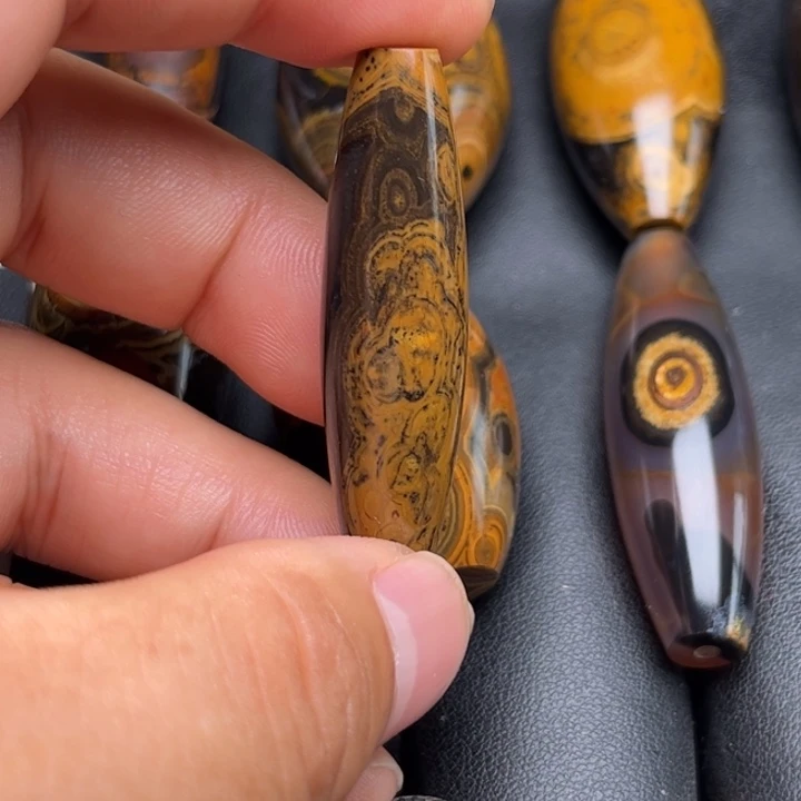 ****️颈饰未镶嵌石英岩玉