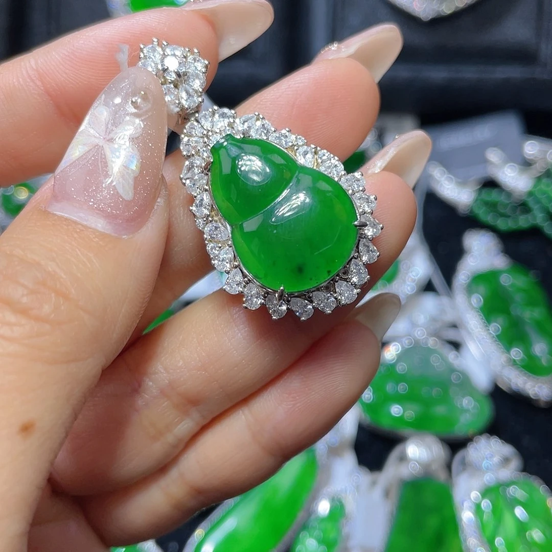 翡翠颈饰银S925镶嵌翡翠