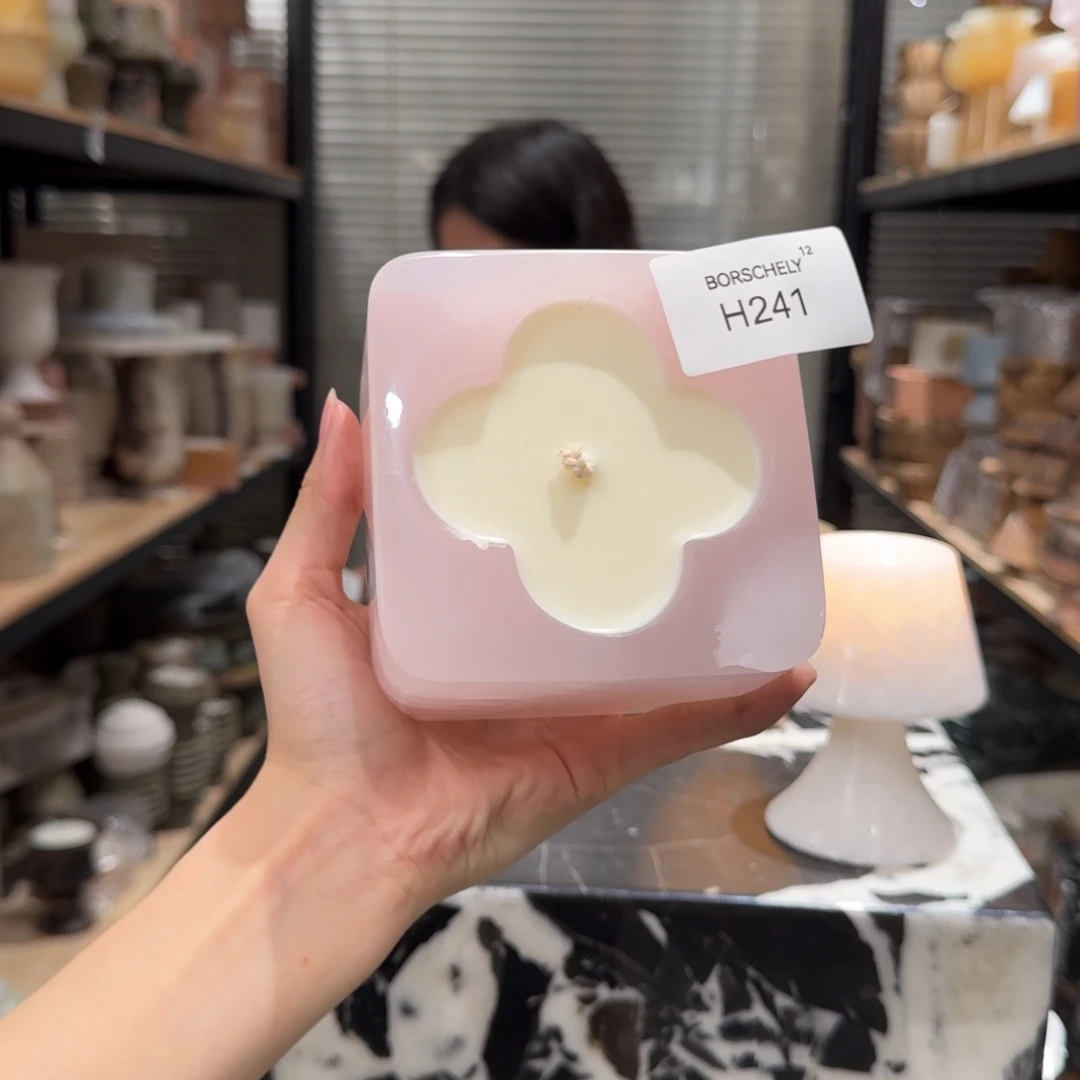 H241。       爱。