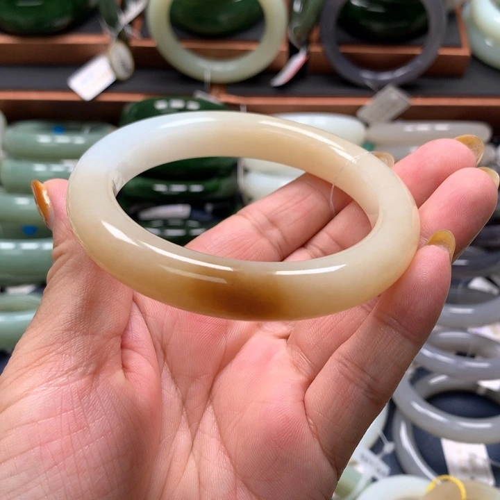 【闪购商品】未镶嵌手镯和田玉