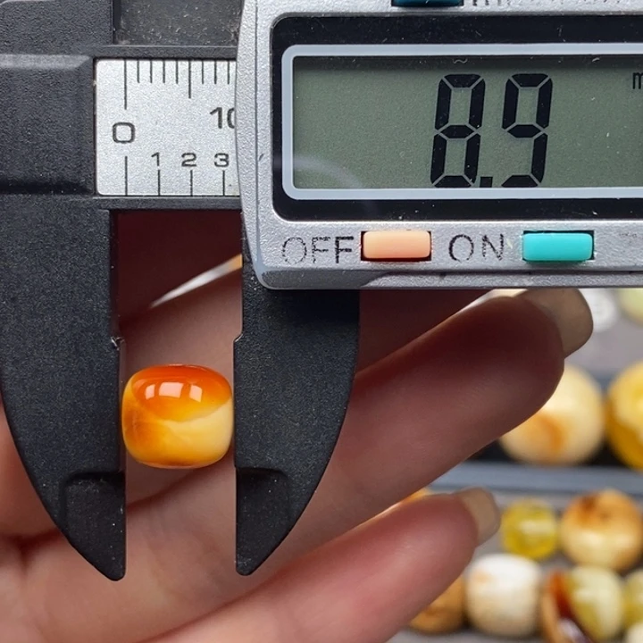 琥珀颈饰未镶嵌老型