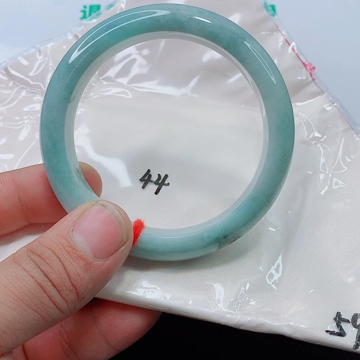 翡翠未镶嵌手镯翡翠