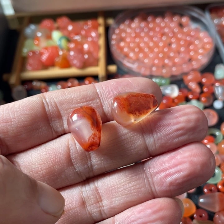 颈饰未镶嵌南红玛瑙