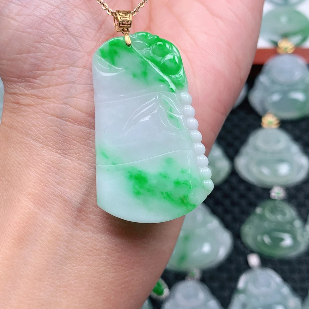 翡翠吊坠(不含链)18K金镶嵌