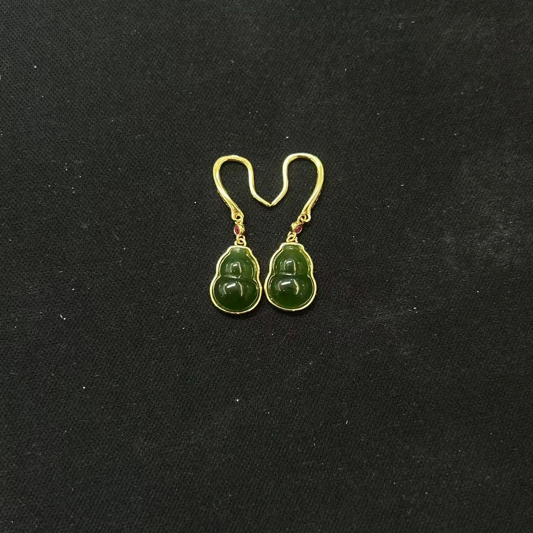 925碧玉葫芦耳钩(多样性发一件)