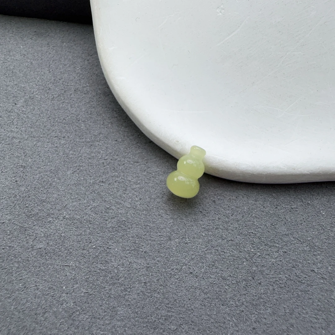 精品级和田玉冰黄口葫芦配件