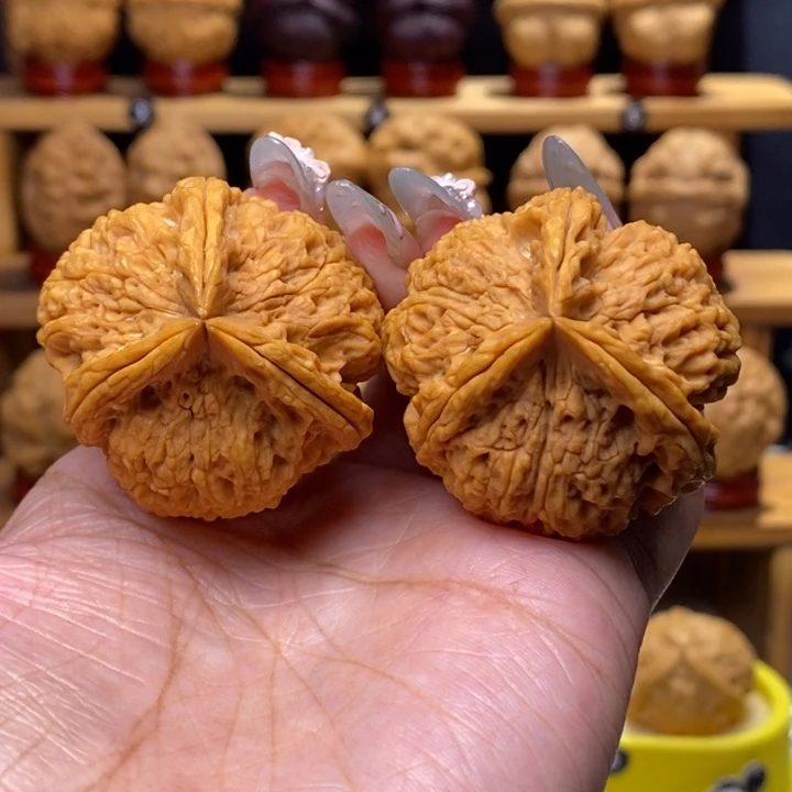 鑒***赱文玩核桃把件凌云三棱6号40尺正奔