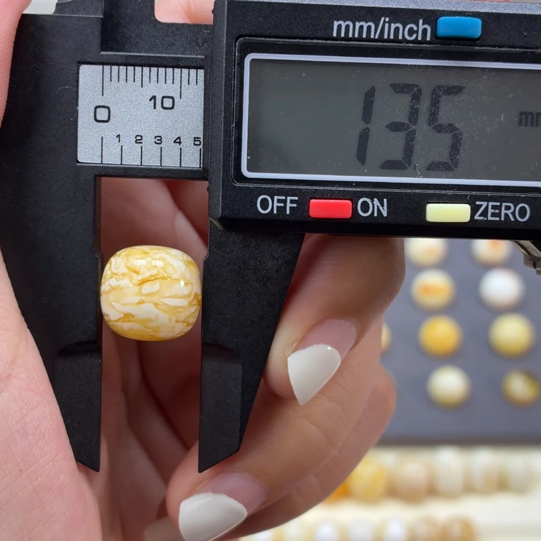 琥珀未镶嵌裸石俄料虎皮纹老型13.5mm