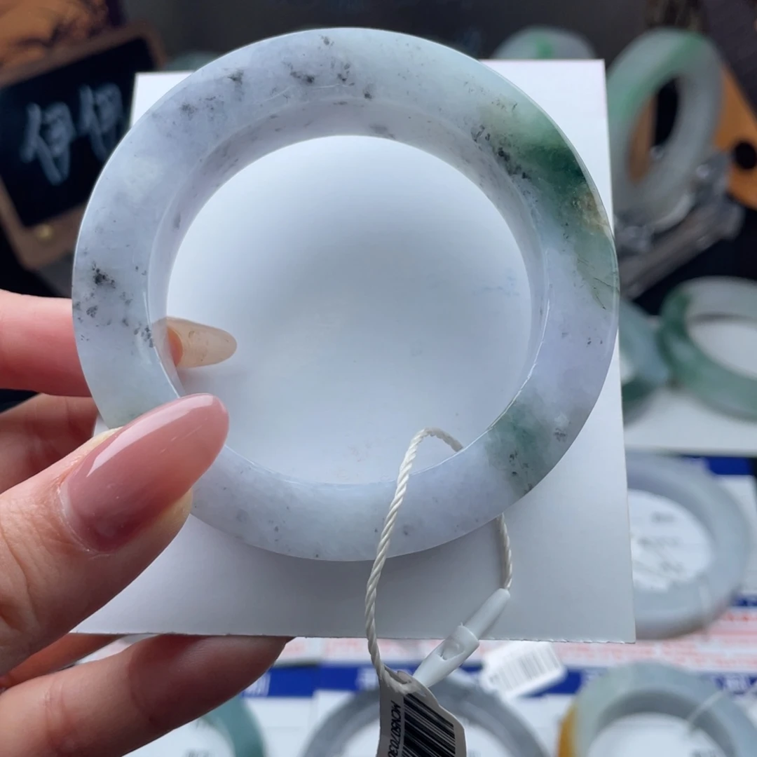 定制翡翠未镶嵌翡翠手镯基地质检发货