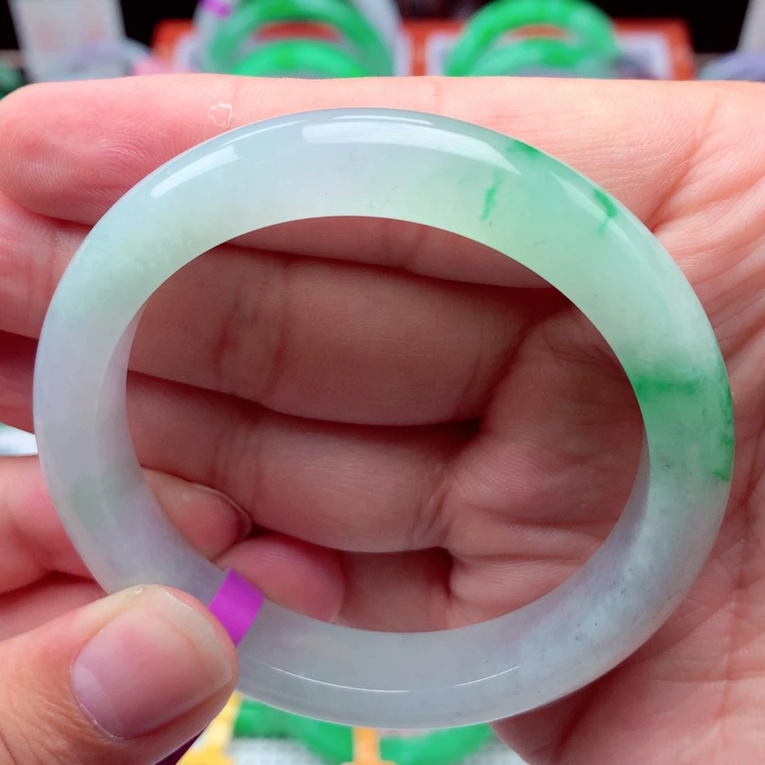 翡翠手镯未镶嵌缅甸翡翠