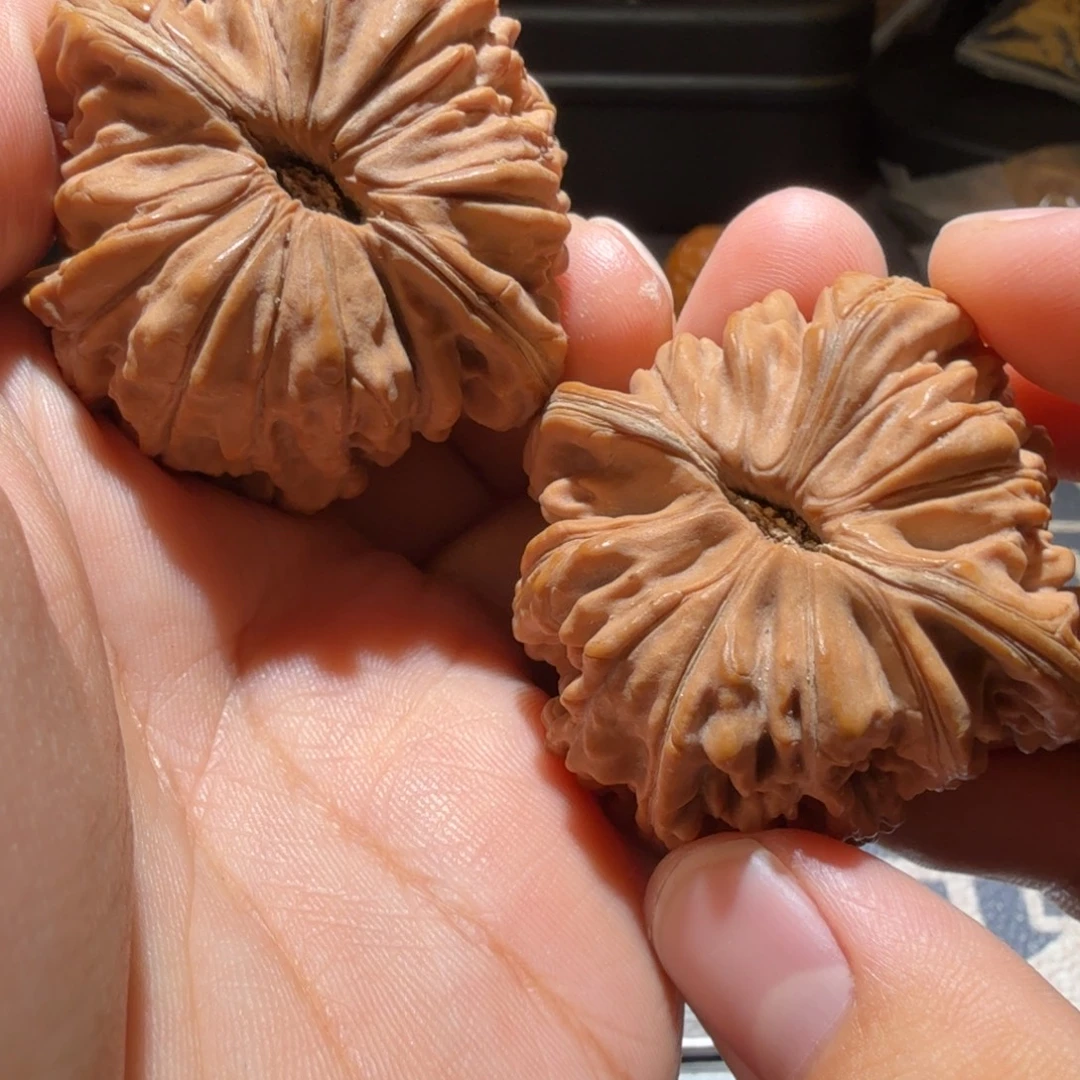 文玩核桃把件平谷楼