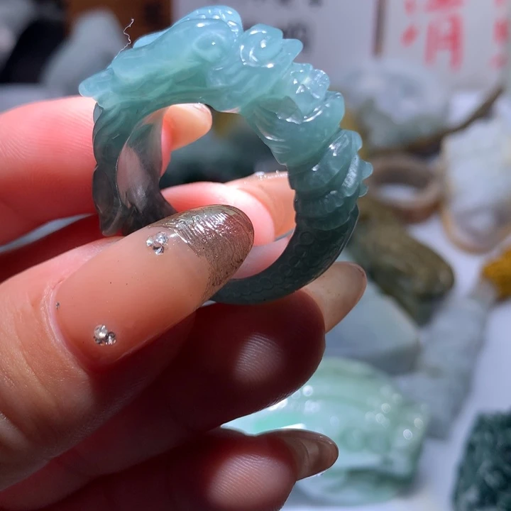 翡翠未镶嵌颈饰保真天然A货翡翠