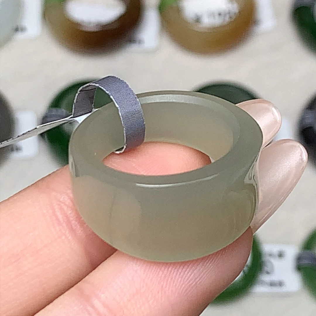 未镶嵌戒指和田玉