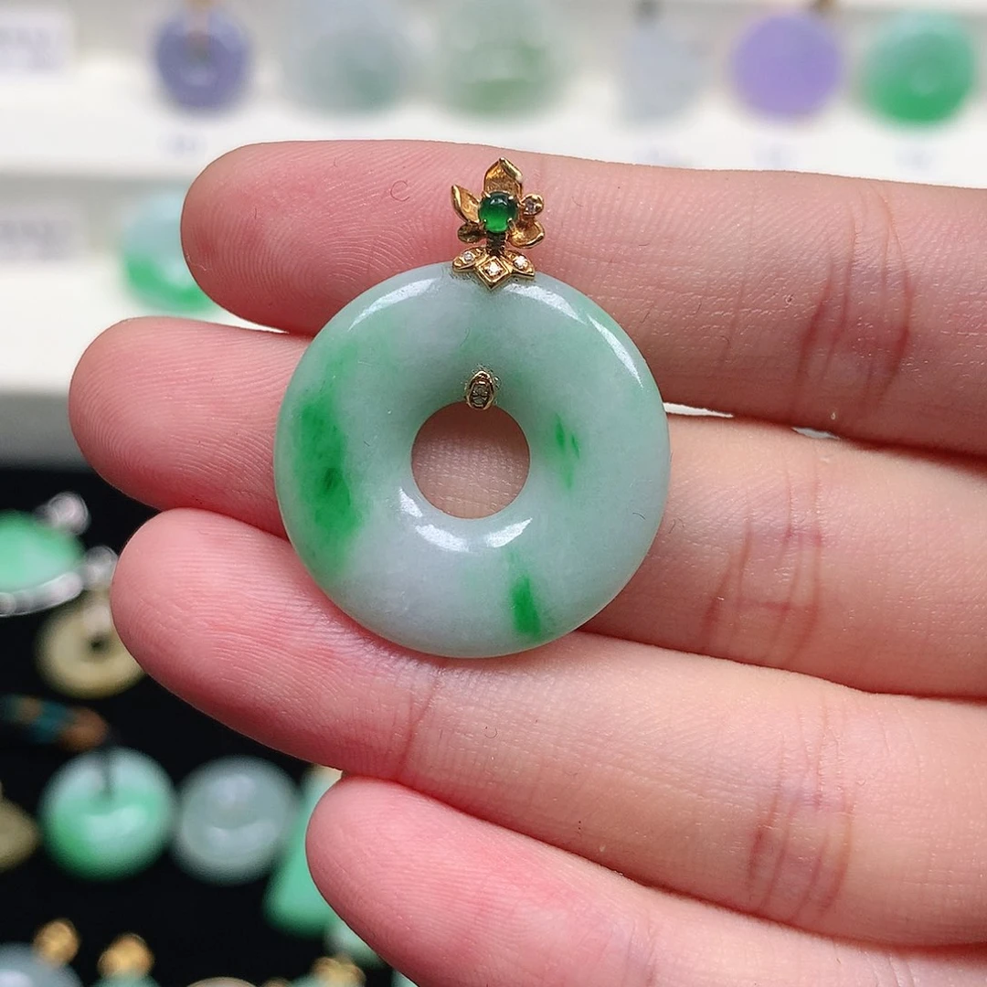 颈饰18K金镶嵌翡翠翡翠吊坠
