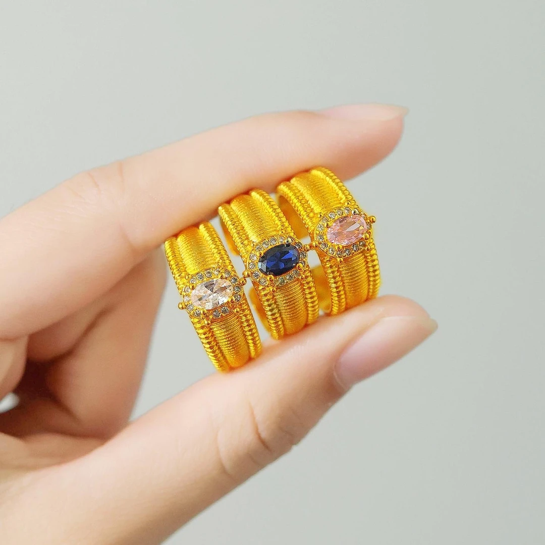 铜合金戒指 拉丝闪钻宽面鸽子蛋可调节戒指女款气质轻奢开口指环