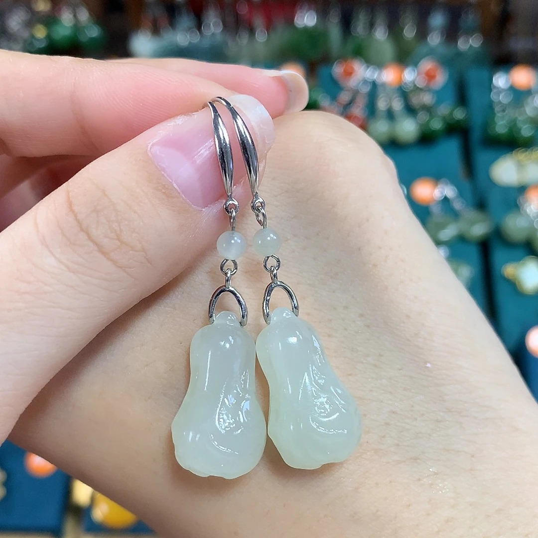 和田玉银S925镶嵌耳饰白菜卡21左右